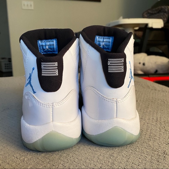 SOLD Retro Jordan Columbia 11 - Picture 5 of 7